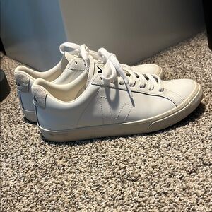 White Veja Esplar Sneakers